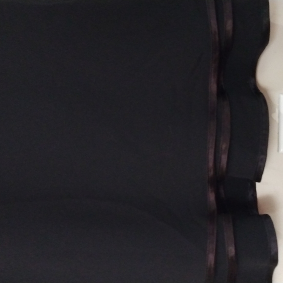 S.L. Dress 🖤 - Picture 3 of 5